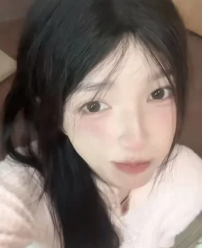 刚约了一个兼职女大学生