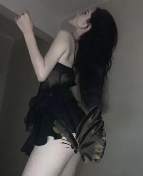 有点风骚的小少妇