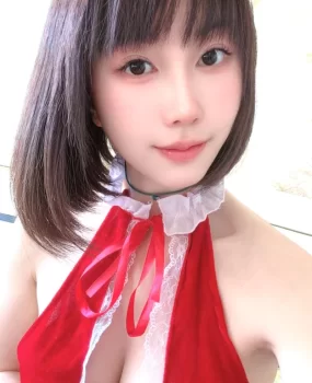 D奶短发小姐姐
