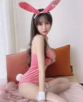 白丝袜情趣兔女郎御姐姐随便姿势都乐意配合