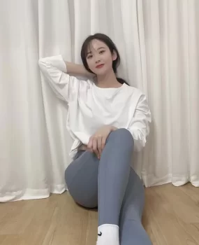 大屁股翘臀大奶御姐脾气美刚从乡下过来