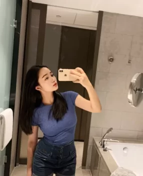 年后第一枪粉嫩漂亮大胸兼职妹妹完美体验记，奶子一流，态度温柔