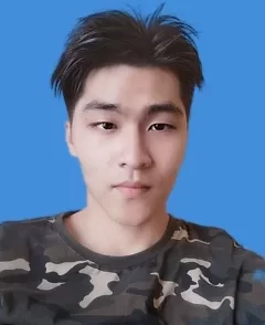 刚毕业的大学生