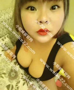 性价比大胸妹巨乳肉感美