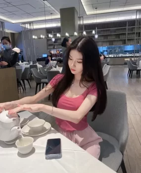 成都在校大学生兼职，纯欲小妖精又清纯又骚