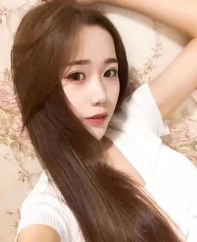 狂草喷水的巨乳学生妹